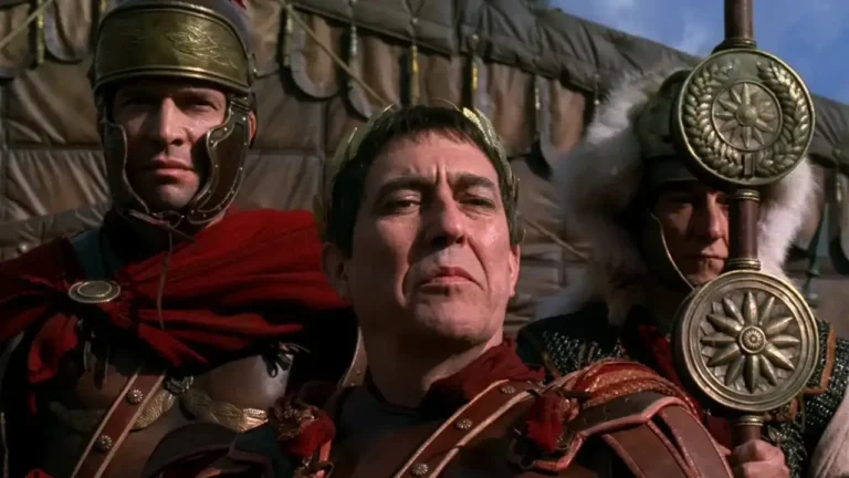 Ciarán Hinds as Julius Caesar (center) alongside Roman soldiers in HBO's historical drama series Rome
